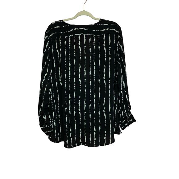Vince Camuto Black White Surplice Wrap Blouse 2X - Picture 5 of 5
